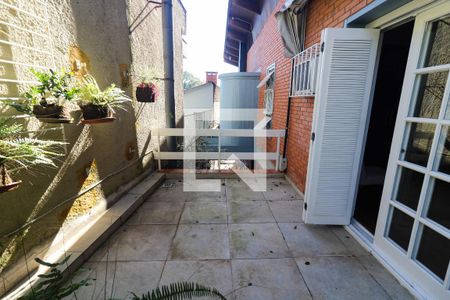 Casa à venda com 328m², 3 quartos e 2 vagasSacada Quarto 1
