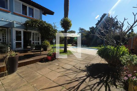 Casa à venda com 328m², 3 quartos e 2 vagasQuintal