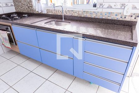 Casa à venda com 110m², 3 quartos e 2 vagas Casa à venda com 110m², 3 quartos e 2 vagasCozinha