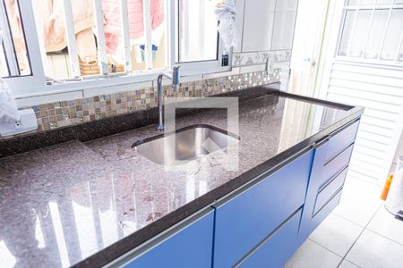 Casa à venda com 110m², 3 quartos e 2 vagas Casa à venda com 110m², 3 quartos e 2 vagasCozinha