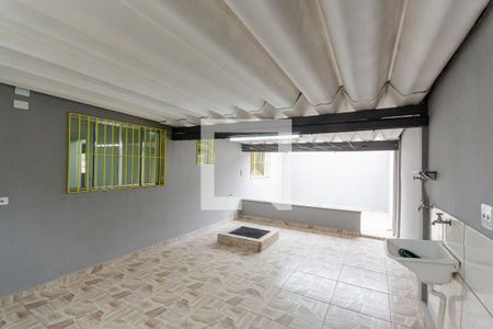 Casa para alugar com 100m², 2 quartos e 2 vagas Casa para alugar com 100m², 2 quartos e 2 vagasÁrea de Serviço