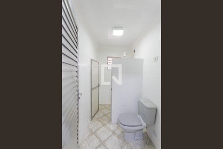 Casa para alugar com 100m², 2 quartos e 2 vagas Casa para alugar com 100m², 2 quartos e 2 vagasBanheiro