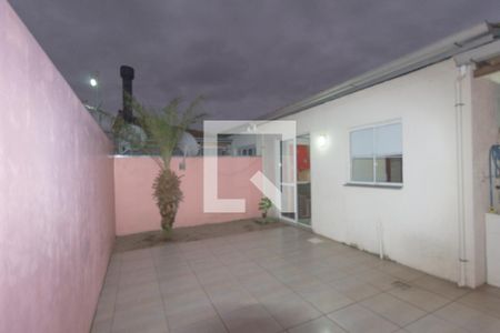 Casa de condomínio à venda com 68m², 3 quartos e 1 vagaQuintal