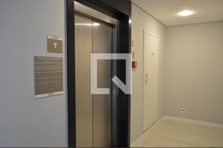 Apartamento para alugar com 32m², 1 quarto e sem vagaElevadores