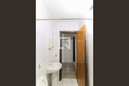 Casa à venda com 279m², 3 quartos e 2 vagas Casa à venda com 279m², 3 quartos e 2 vagasBanheiro