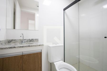 Apartamento para alugar com 77m², 2 quartos e 1 vaga Apartamento para alugar com 77m², 2 quartos e 1 vagaBanheiro social