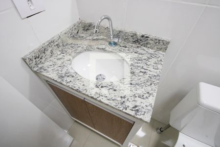 Apartamento para alugar com 77m², 2 quartos e 1 vaga Apartamento para alugar com 77m², 2 quartos e 1 vagaBanheiro social