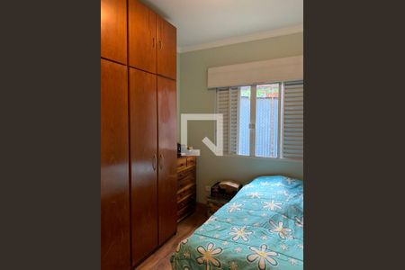 Casa à venda com 180m², 3 quartos e 2 vagas Casa à venda com 180m², 3 quartos e 2 vagasQuarto