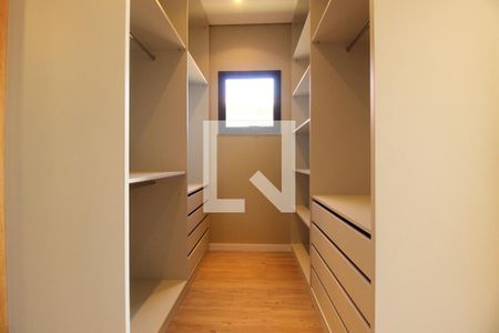 Casa de condomínio à venda com 494m², 4 quartos e 6 vagasCloset Quarto 4