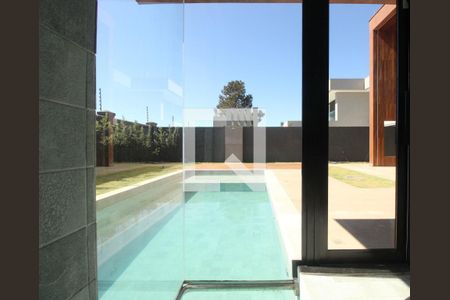 Casa de condomínio à venda com 494m², 4 quartos e 6 vagasSauna