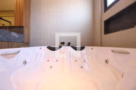 Casa de condomínio à venda com 494m², 4 quartos e 6 vagasBanheiro 5