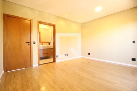 Casa de condomínio à venda com 494m², 4 quartos e 6 vagasQuarto 2