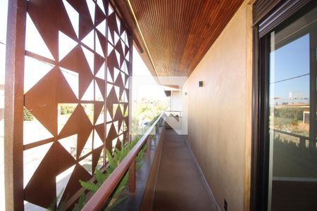 Casa de condomínio à venda com 494m², 4 quartos e 6 vagasVaranda