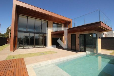 Casa de condomínio à venda com 494m², 4 quartos e 6 vagasPiscina