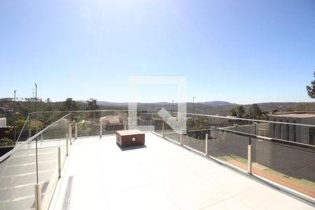 Casa de condomínio à venda com 494m², 4 quartos e 6 vagasMirante