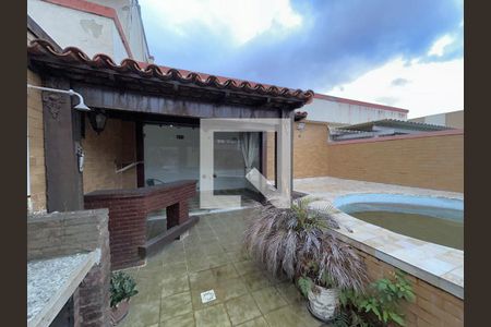 Apartamento à venda com 130m², 2 quartos e 2 vagasPiscina Coberta