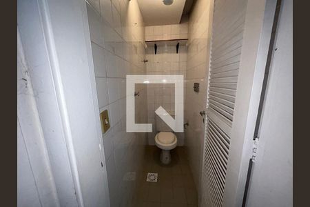Apartamento à venda com 130m², 2 quartos e 2 vagasBanheiro de serviço