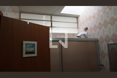 Casa à venda com 163m², 2 quartos e 1 vagaBanheiro 1