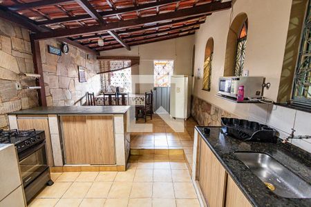 Casa à venda com 360m², 7 quartos e 4 vagasCozinha 2