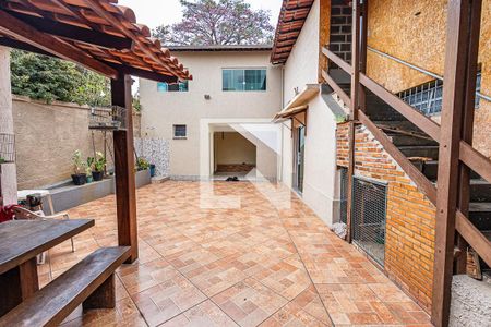 Casa à venda com 360m², 7 quartos e 4 vagasQuintal e Casa 2
