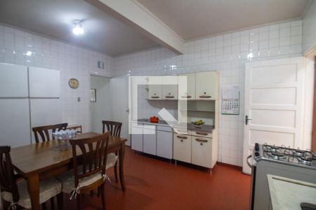 Casa à venda com 121m², 3 quartos e 2 vagasCozinha