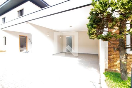 Casa à venda com 2093m², 2 quartos e 3 vagas Casa à venda com 2093m², 2 quartos e 3 vagasGaragem