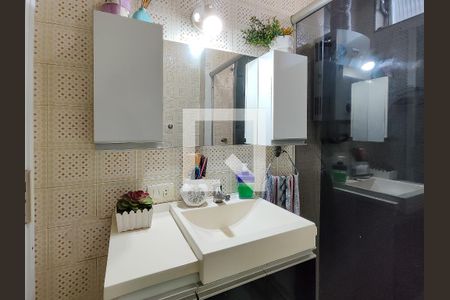 Apartamento à venda com 74m², 2 quartos e sem vagaBanheiro Corredor