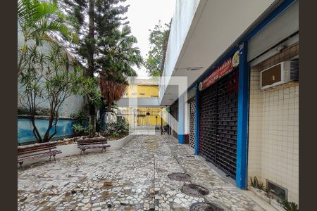 Apartamento à venda com 74m², 2 quartos e sem vagaFachada e portaria