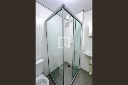 Banheiro de kitnet/studio para alugar com 1 quarto, 28m² em Vila Mariana, São Paulo