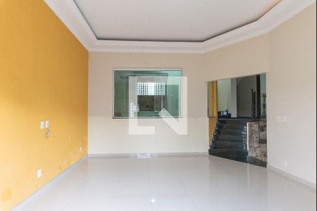 Casa à venda com 200m², 5 quartos e 4 vagas Casa à venda com 200m², 5 quartos e 4 vagasCasa 2- Sala