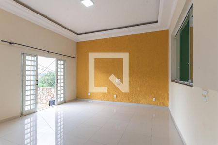 Casa à venda com 200m², 5 quartos e 4 vagas Casa à venda com 200m², 5 quartos e 4 vagasCasa 2- Sala
