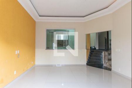 Casa à venda com 200m², 5 quartos e 4 vagas Casa à venda com 200m², 5 quartos e 4 vagasCasa 2- Sala