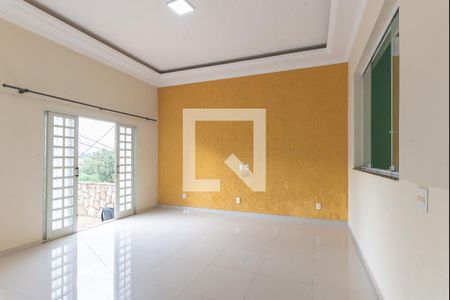 Casa à venda com 200m², 5 quartos e 4 vagas Casa à venda com 200m², 5 quartos e 4 vagasCasa 2- Sala