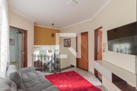 Casa à venda com 200m², 5 quartos e 4 vagas Casa à venda com 200m², 5 quartos e 4 vagasSala