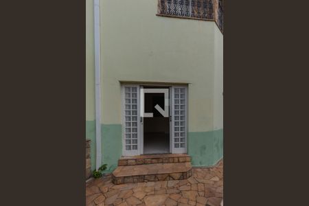 Casa à venda com 200m², 5 quartos e 4 vagas Casa à venda com 200m², 5 quartos e 4 vagasCasa 2- Fachada