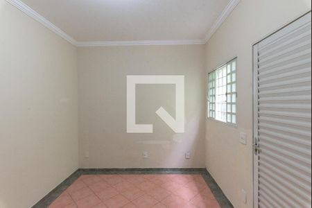 Casa à venda com 200m², 5 quartos e 4 vagas Casa à venda com 200m², 5 quartos e 4 vagasCasa 2- Cozinha