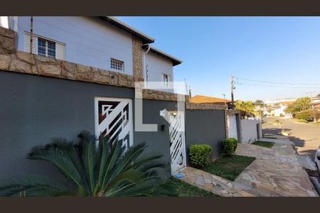 Casa à venda com 350m², 4 quartos e 5 vagasFachada