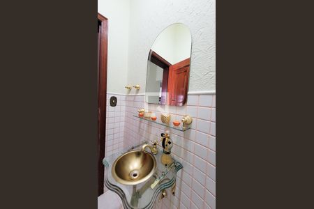 Casa à venda com 350m², 4 quartos e 5 vagasLavabo