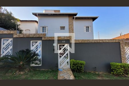 Casa à venda com 350m², 4 quartos e 5 vagasFachada