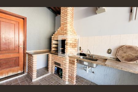 Casa à venda com 350m², 4 quartos e 5 vagasÁrea gourmet