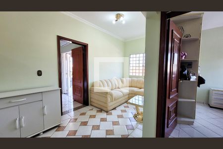 Casa à venda com 350m², 4 quartos e 5 vagasHall dos Quartos