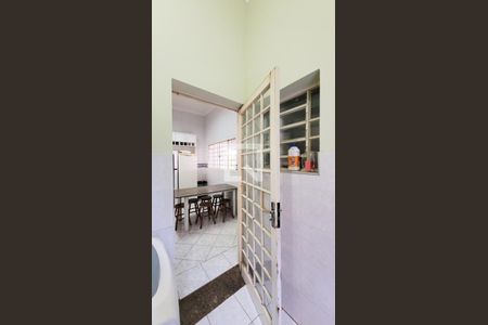 Casa à venda com 350m², 4 quartos e 5 vagasLavanderia