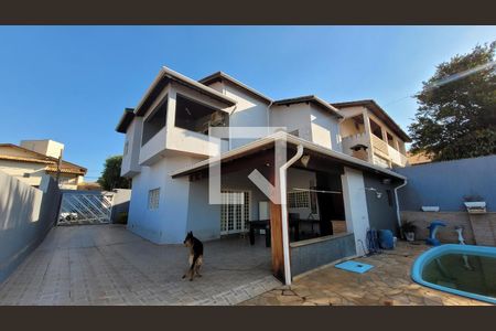 Casa à venda com 350m², 4 quartos e 5 vagasQuintal