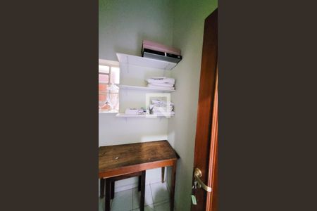 Casa à venda com 350m², 4 quartos e 5 vagasDespensa