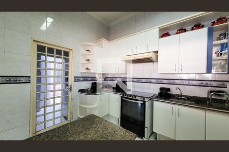Casa à venda com 350m², 4 quartos e 5 vagasCozinha