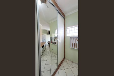 Casa à venda com 350m², 4 quartos e 5 vagasSuíte