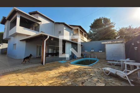 Casa à venda com 350m², 4 quartos e 5 vagasQuintal