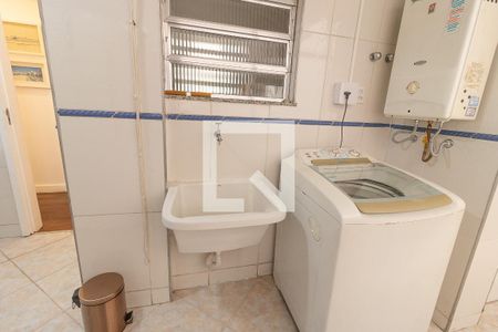 Apartamento à venda com 120m², 4 quartos e 2 vagas Apartamento à venda com 120m², 4 quartos e 2 vagasÁrea de Serviço