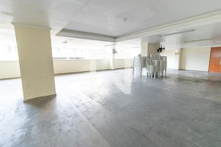 Apartamento à venda com 120m², 4 quartos e 2 vagas Apartamento à venda com 120m², 4 quartos e 2 vagasÁrea comum - Salão de festas