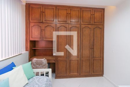 Quarto 1 de apartamento à venda com 4 quartos, 120m² em Grajaú, Rio de Janeiro